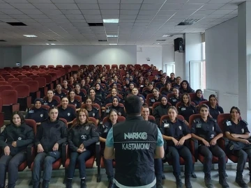 PMYO öğrencilerine &quot;En İyi Narkotik Polisi Anne&quot; eğitimi
