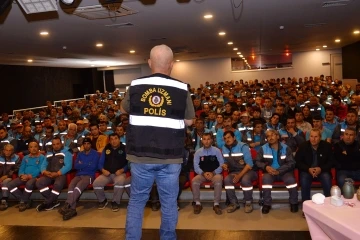 Polis, belediye personeline &quot;şüpheli şahıs ve paket&quot; eğitimi verdi
