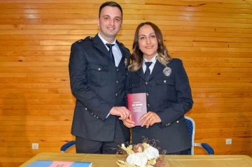 Polis haftasında nikah kıydılar
