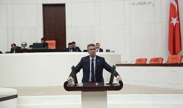 Prof. Dr. Kamil Aydın’ın Meclis’i Erzurum’la aydınlattı
