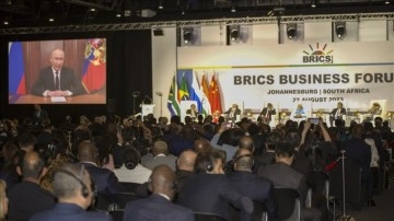 Putin: BRICS'in dünyadaki etkisini genişletmek için çalışmalar sürecek