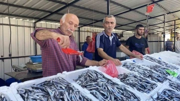 &quot;Balık tezgahları beklenen ilgiyi görmedi&quot;
