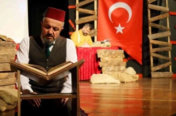 Mehmet Akif oyunu duygu dolu anlar yaşandı