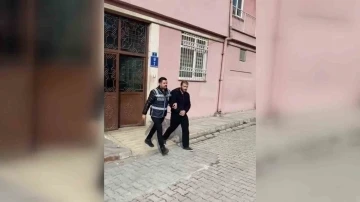 &quot;Havale yaptım&quot; bahanesiyle kuyumcuları dolandıran şüpheli yakalandı
