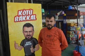 &quot;Kötü Bakkal&quot; vatandaşların ilgi odağı oldu
