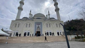 Ramazan Ayı’nın ilk cumasında camiler doldu
