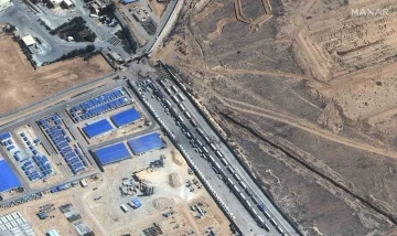 Refah Sınır Kapısı’nda geçiş izni bekleyen yardım konvoyu uydudan görüntülendi
