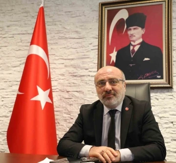 Rektör Karamustafa: &quot;Kahraman milletimiz, dünyanın en büyük kahramanlık destanlarından birine imza atmıştır&quot;
