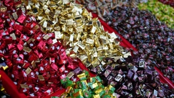 Rengarenk bayram şekerleri Gaziantep’te tezgahları süslemeye başladı
