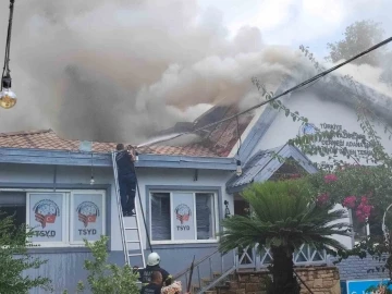 Restoranda başlayıp TSYD’ye sıçrayan yangın kontrol altına alındı
