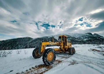 Rize’de kar yağışı hayatı olumsuz etkiliyor
