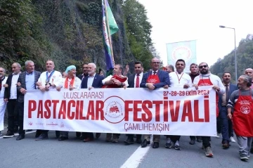 Rize’de pastacılar festivali renkli görüntülere sahne oldu
