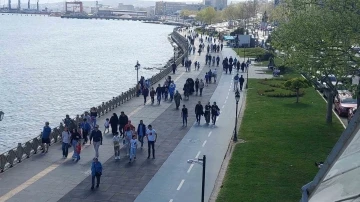 Sahilde bayram yoğunluğu
