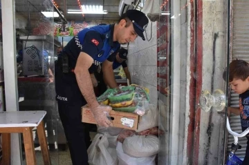 Şahinbey Belediyesi zabıta ekipleri vatandaşın sağlığı için çalışıyor
