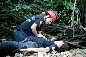 Sakarya Büyükşehir’in afet timinden nefes kesen tatbikat
