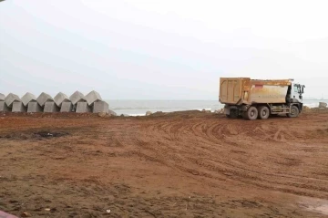 Sakarya’da 10 işyeri sular altında kalmıştı, o bölgede mendirek çalışması
