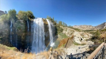 "Sakin kentin" doğal şelalesi, yazın binlerce turiste ev sahipliği yaptı