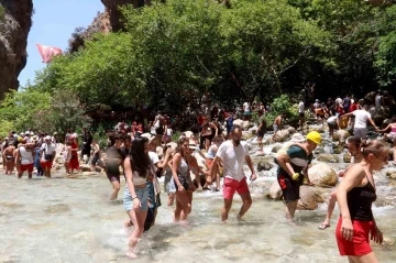 Saklıkent Kanyonunda turist bereketi
