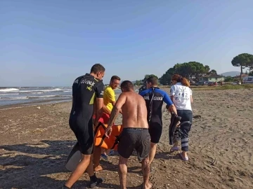 Samsun’da  yasağa rağmen denize giren 7 kişi boğulma tehlikesi geçirdi