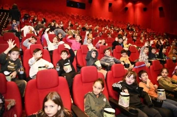 Samsun’da bin öğrenci ilk kez sinemada film izledi
