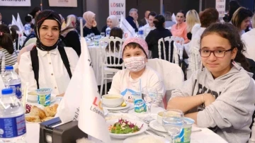 Samsun’da kanser hastaları ve aileleri iftarda buluşturuldu
