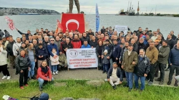 Samsun’da olta balıkçılarından &quot;kıyılarda hukuksuzluk&quot; tepkisi
