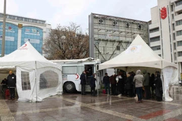 Samsun’dan deprem bölgelerine kan seferberliği
