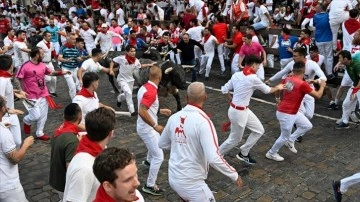 San Fermin son yılların en az yaralanmalı boğa koşularından birine sahne oldu