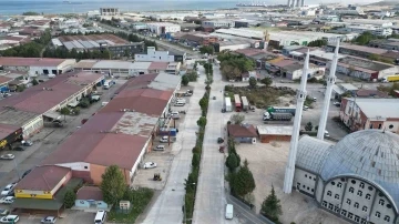 Sanayi bölgelerine 4,5 yılda 10 bin metre beton yol
