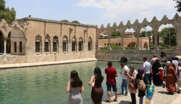 Şanlıurfa’da sıcak hava etkisini sürdürüyor
