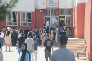 Şanlıurfa’da YKS adayları sınava yetişmek için ter döktü
