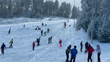 Sarıkamış Kayak Merkezi doldu taştı
