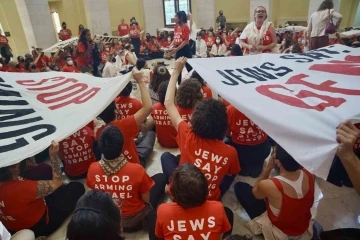 Savaş karşıtı Yahudilerden ABD Kongresi’nde İsrail protestosu