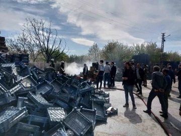 Sebze halindeki yangın büyümeden söndürüldü
