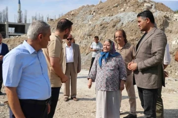 Şehidin ailesinden okul inşaatına ziyaret
