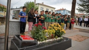 Şehit öğretmen Şenay Aybüke Yalçın, vefatının 6. yılında Çorum'daki kabri başında anıldı