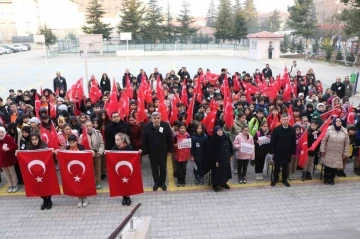 Şehitler için saygı duruşun bulunuldu
