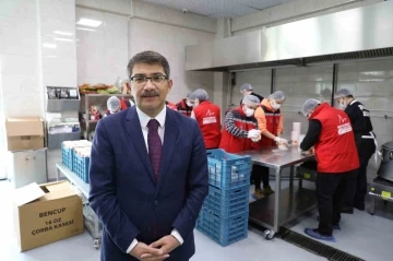 Şehzadeler hem yaşlılarını hem de depremzedeleri unutmuyor
