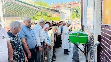 Sevilen eski muhtar gözyaşları arasında toprağa verildi
