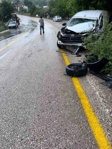 Seydikemer’de trafik kazasında 2 kişi yaralandı
