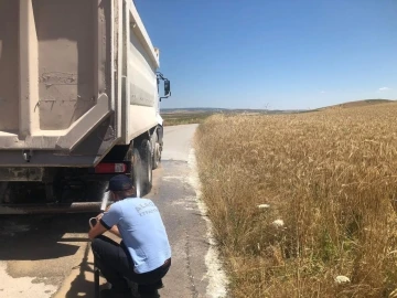 Seyir halindeki kamyon alev aldı
