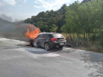 Seyir halindeki otomobil alevlere teslim oldu
