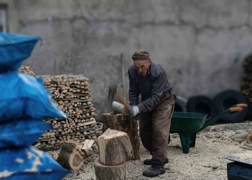 Sıcak hava odun ve kömür satış sezonunu geciktirdi
