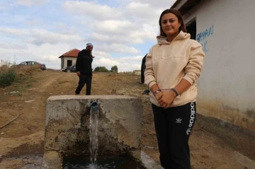 Şifalı olduğu düşünülen taş ve su il dışından bile ziyaretçi ağırlıyor
