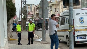 Silahlı, bıçaklı, sopalı kavga kamerada: 4 yaralı