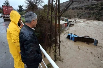 Şili’de sellerde bin 421 ev yıkıldı
