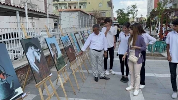 Silopi’de öğrenciler resimlerle çevre kirliliğine dikkat çekti
