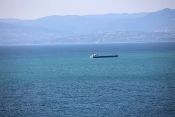 Sinop açıklarında batma tehlikesi geçiren kuru yük gemisi kurtarıldı