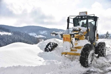 Sinop’ta kar 170 köyü ulaşıma kapattı