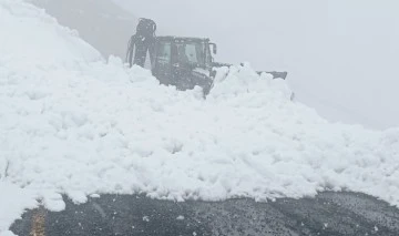 Şırnak’ta çığ nedeniyle kapanan yol ulaşıma açıldı